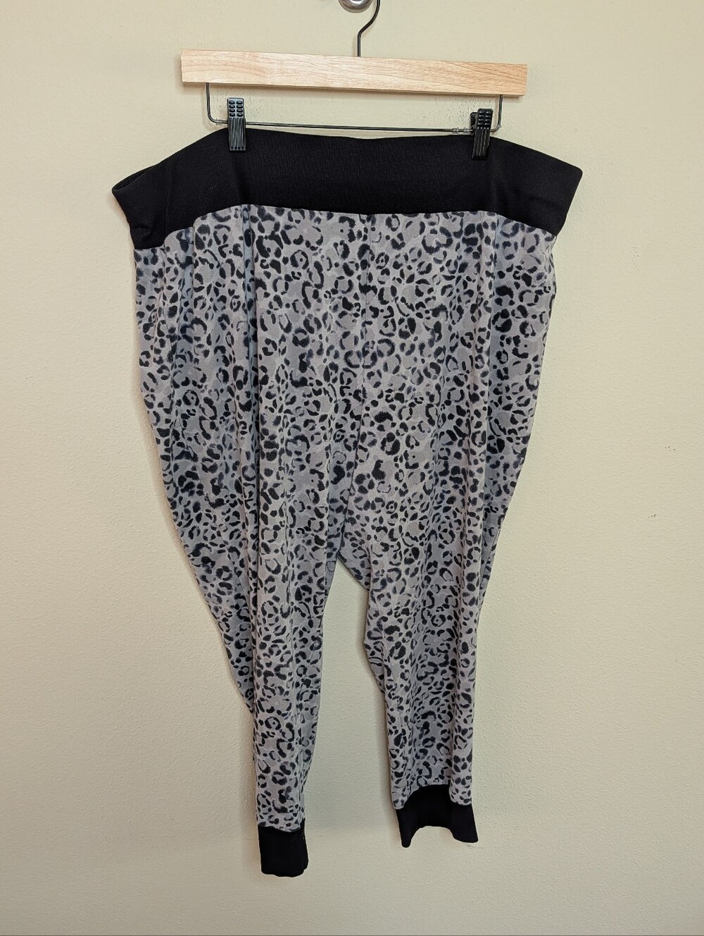 Sleep by Cacique Wild Heart PJ Set 26/28 - Tank & Leopard Joggers - Picture 8 of 12